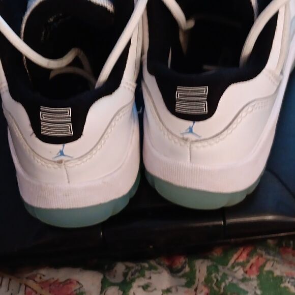 Nike Jordan Retro Low - Picture 4 of 6